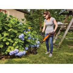 20V MAX* EASYFEED™ Cordless String Trimmer and Edger, Battery and Charger Included
