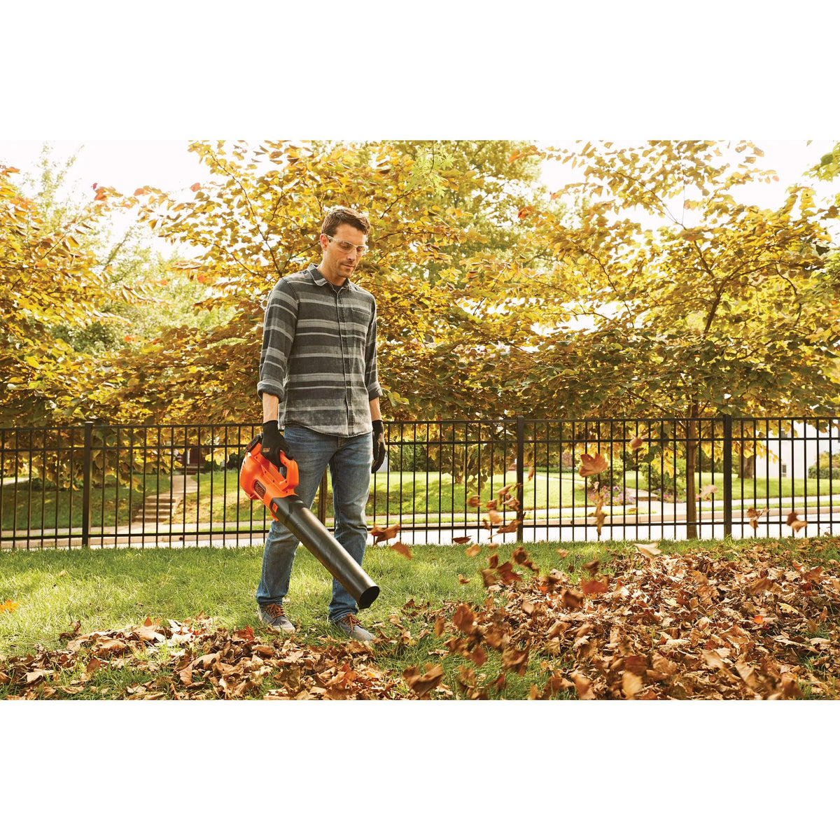 20V MAX* POWERCONNECT™ Cordless Leaf Blower, Battery and Charger Included